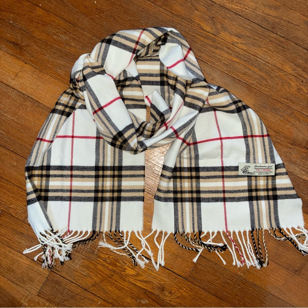 Classic Checkered Scarf in Beige and Black